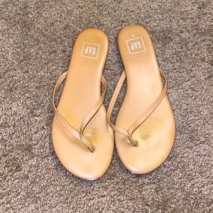 Gap flip flops